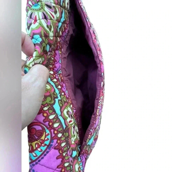 Vera Bradley essential messenger bag resort medallion - Picture 13 of 14